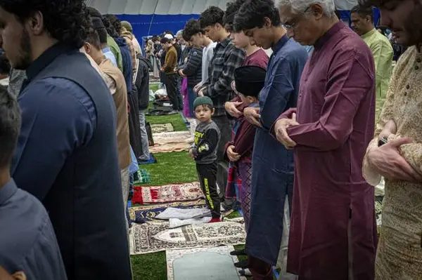 Thousands celebrate Eid al-Fitr in Pittsburgh, suburbs