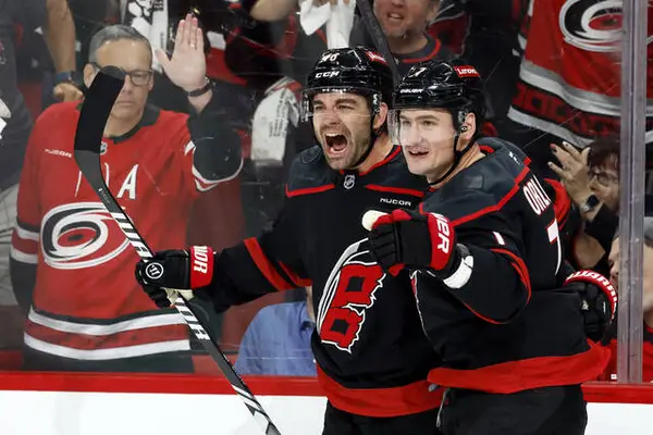 Martinook, Andersen help Hurricanes push past Devils 3-1 for 2-0