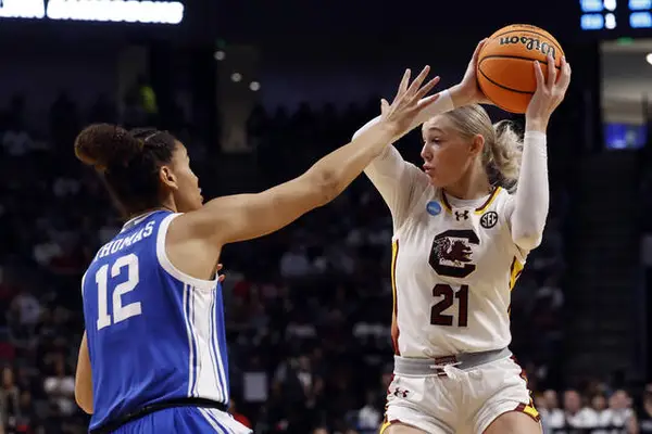 Defending champ South Carolina returns to Final Four, beating Duke