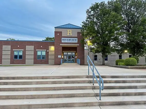 Verona, Oakmont open student councilperson applications for Riverview students