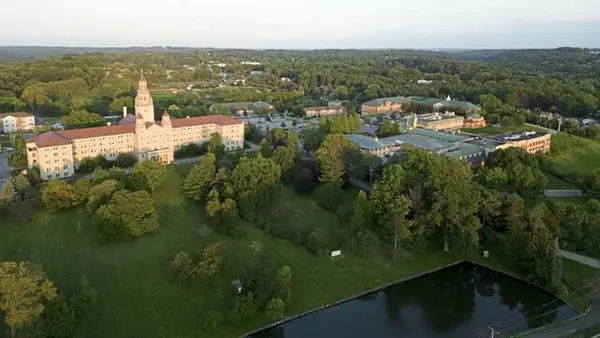 La Roche University gifted buildings, including motherhouse, from Sisters of Divine Providence