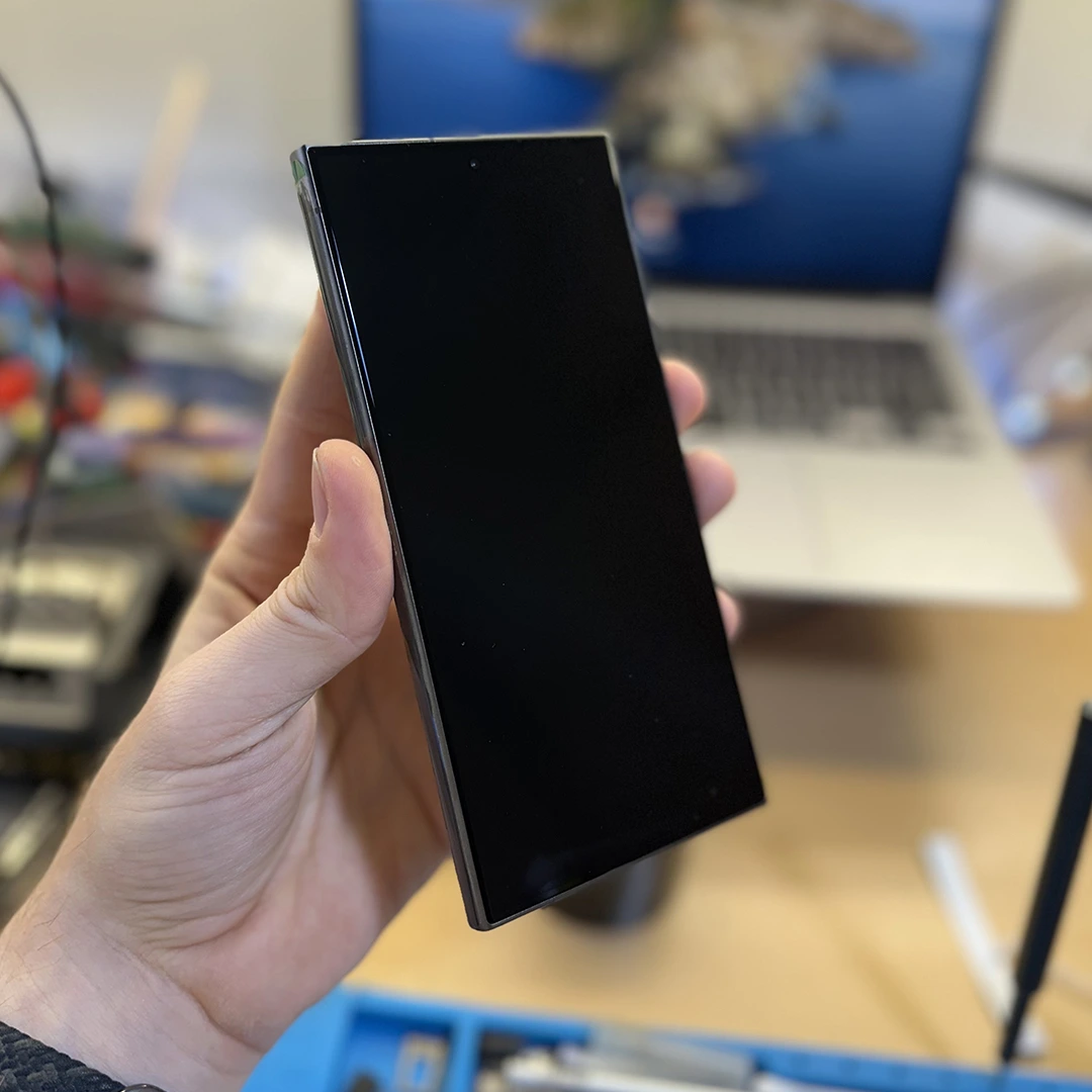 Замена экрана телефона в Братиславе