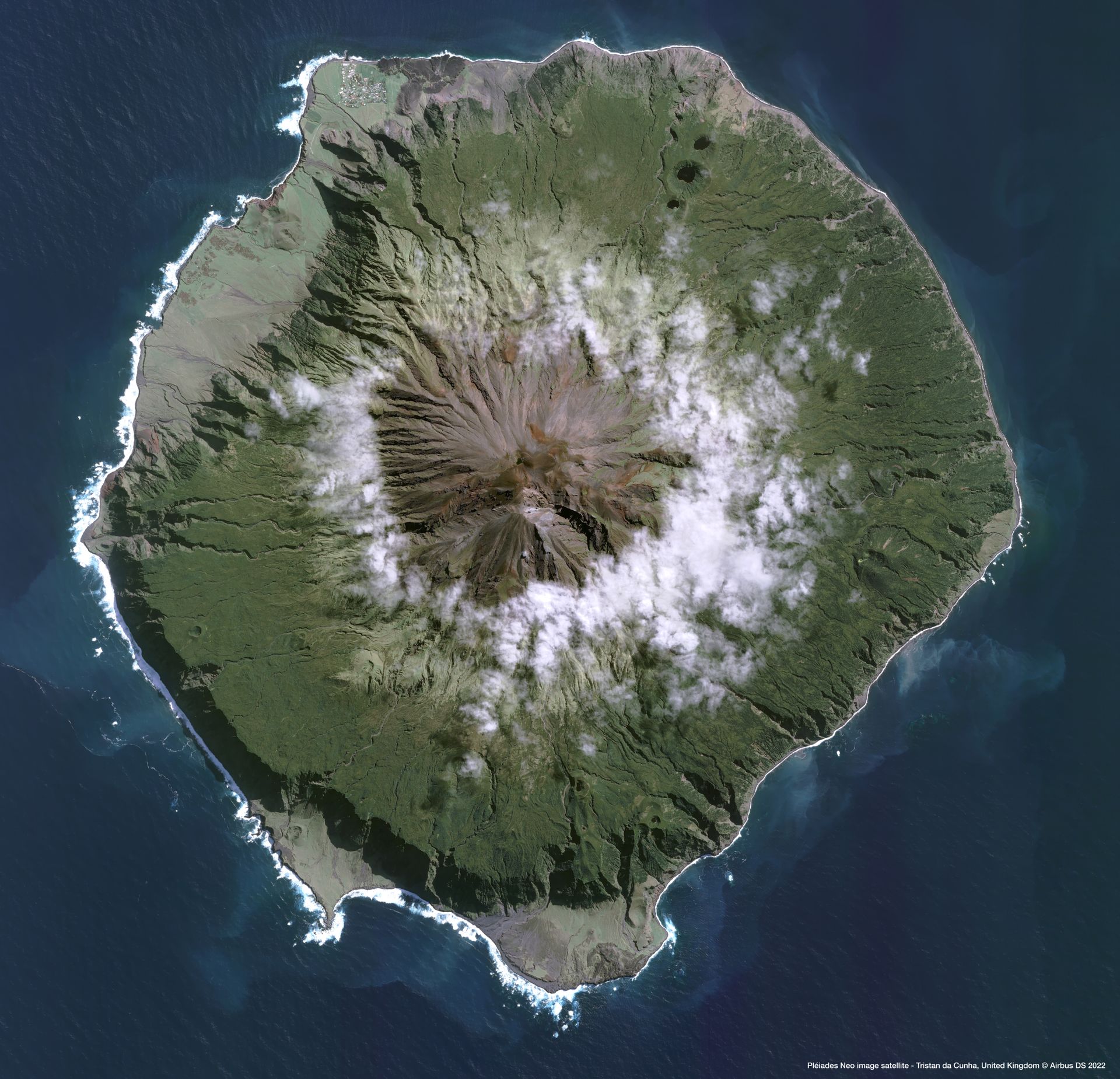 Tristan da Cunha Satellite image from Pléiades Neo thumbnail
