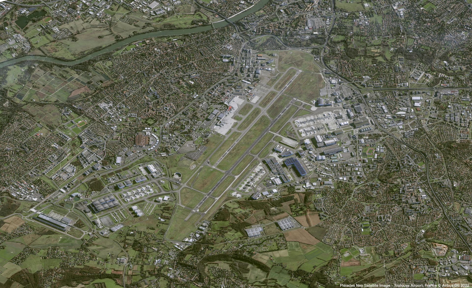 Toulouse Airport Satellite image from Pléiades Neo thumbnail