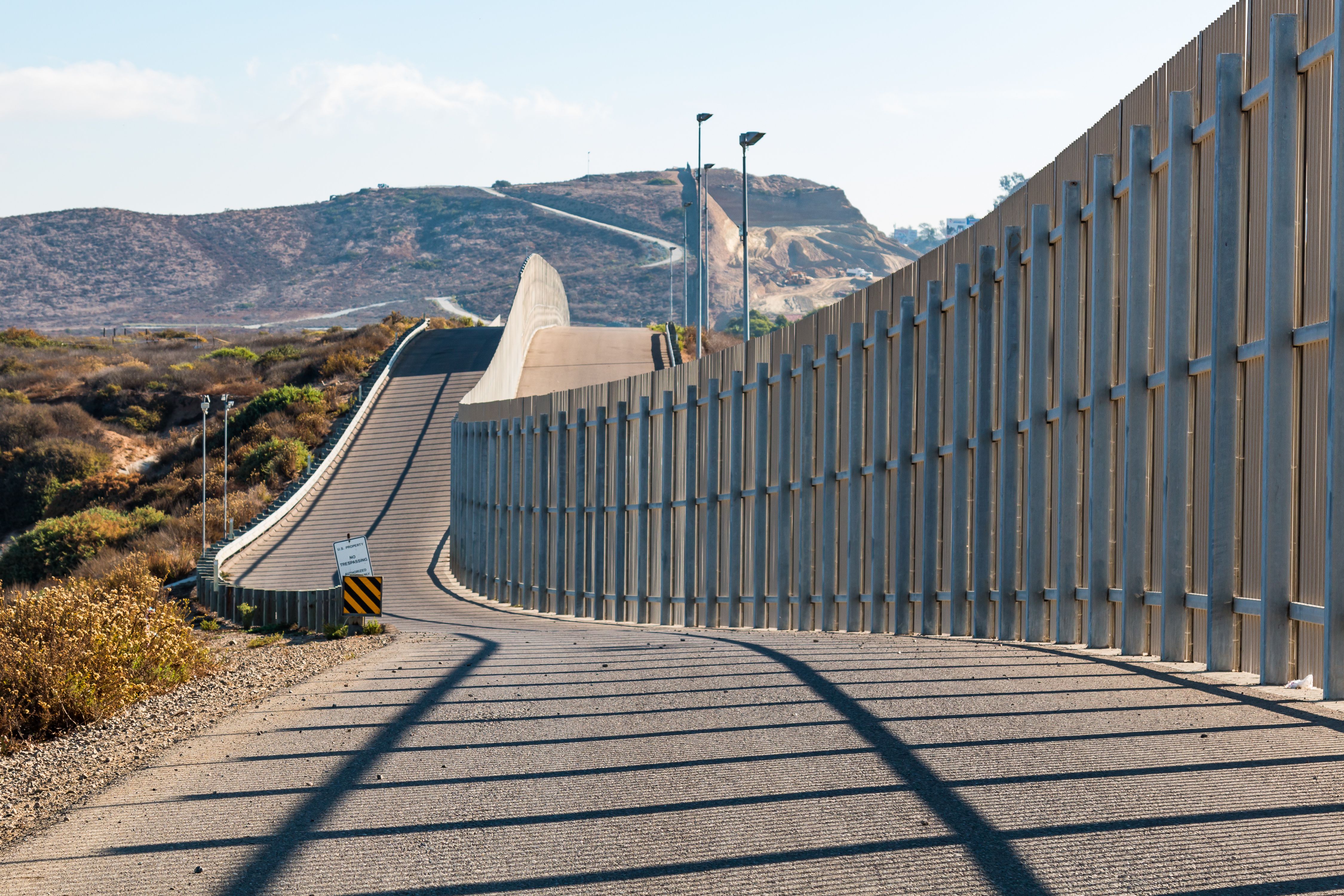 Close up border monitoring