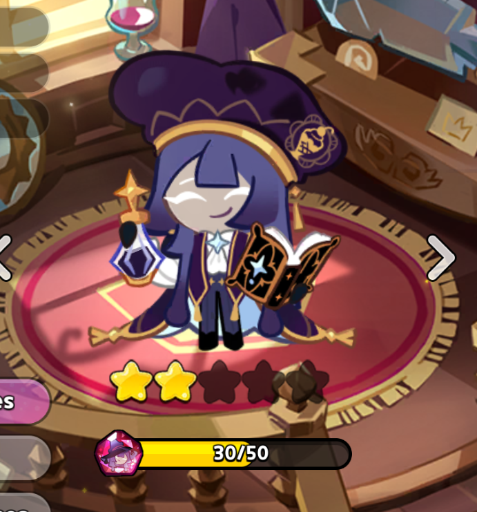 the image shows alchemist cookie from the mobile game cookie run kingdom. the character is wearing a purple outfit and hat, holding a book in one hand and a potion in the other. the image is a screenshot from the game, showing the character's stats and rank.