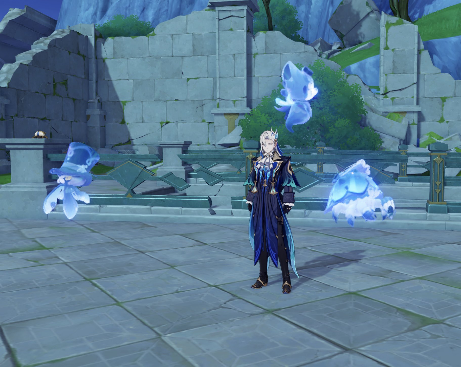 a screenshot from the video game genshin impact featuring the character scaramouche (wanderer) standing in a ruined area.  three translucent blue, ethereal creatures are floating near him. the scene is set outdoors with stone ruins and a teal colored railing in the background.  the overall color palette is cooltoned, with blues and greys dominating the image.  the image appears to be taken during gameplay.