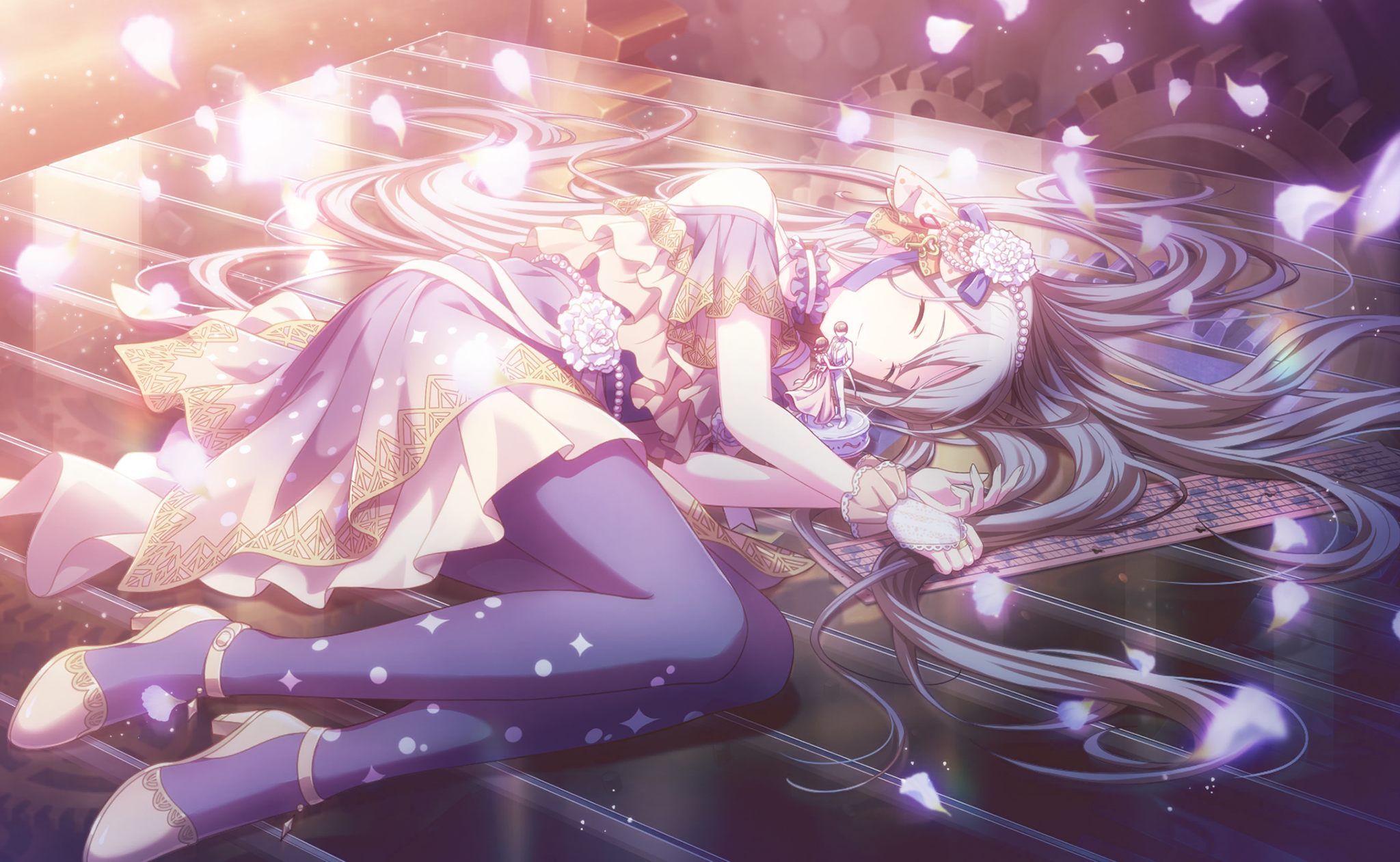 an anime girl is lying down, asleep, on a metal floor with gears in the background. she wears a light purple dress trimmed with gold lace, purple stockings with white stars and white high heels. she has long, flowing, silvergrey hair decorated with flowers and ribbons. a small music box with a doll of a couple on top sits near her head. white flower petals are falling around her. the scene is bathed in a soft, golden light with sparkles.