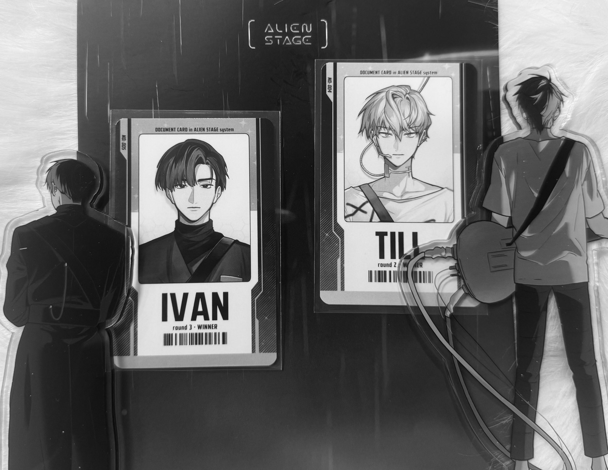 the image shows two document cards from a game called "alien stage". the cards feature two different characters, "ivan" and "till". both cards have information about the characters, including their round and whether they won or not. there is also a character behind the cards holding a guitar.