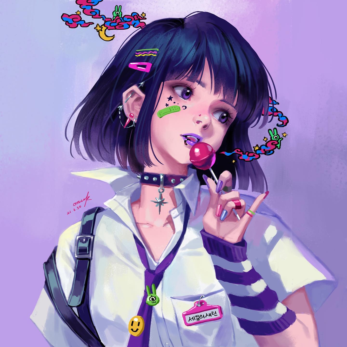 the image is a digital painting or illustration of a stylized anime girl. she has short, dark purple hair, and is wearing a white school uniform shirt with a purple tie.  she's accessorized with various colorful pins, stickers on her face, multiple piercings,  a choker necklace, and finger rings.  the girl is holding a lollipop and has a slightly mischievous expression. the background is a soft purple.  the overall style is vibrant and cute with elements of goth and alternative fashion. korean text appears on her name tag. there are also whimsical, cartoonish designs floating around her head, adding to the fun, playful aesthetic.