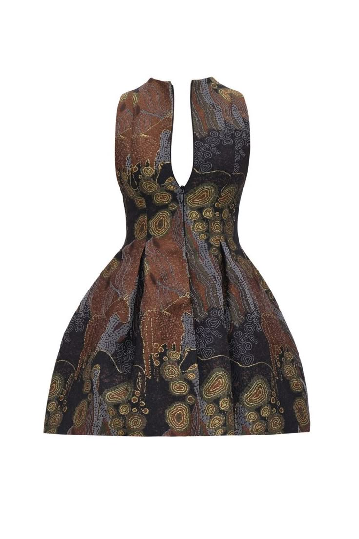 a sleeveless, vneck cocktail dress with a patterned design. the dress has a fitted bodice and a flared skirt.