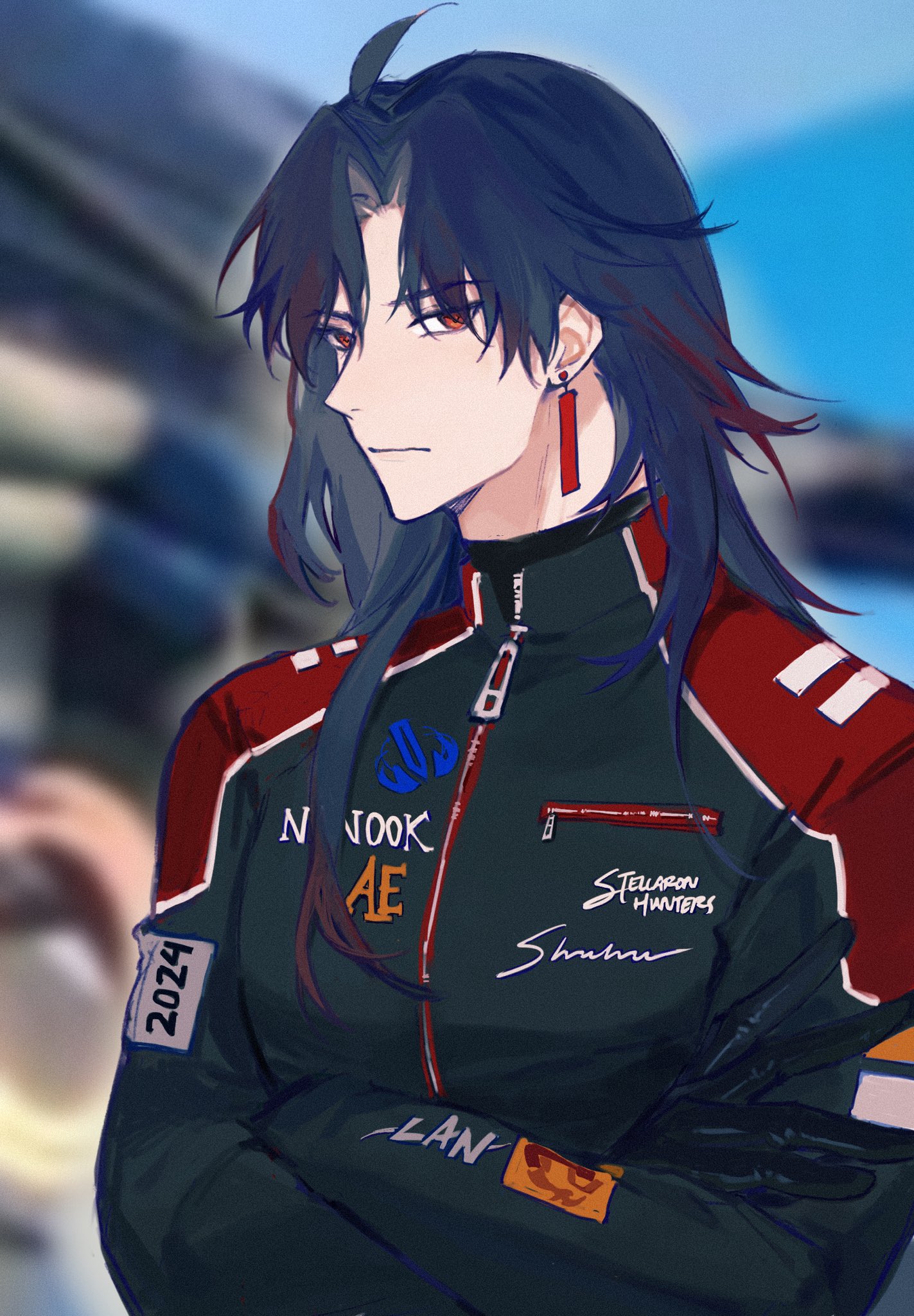 a digital illustration of an anime character in a racing jacket. the character has long black hair and red eyes. they are wearing a green, red, and white racing jacket with the words "stellaron hunters", "shira", "nook ae", "2024" and "lan" on it. the character is standing in a pose with their arms crossed. the background is a blurry blue and white.