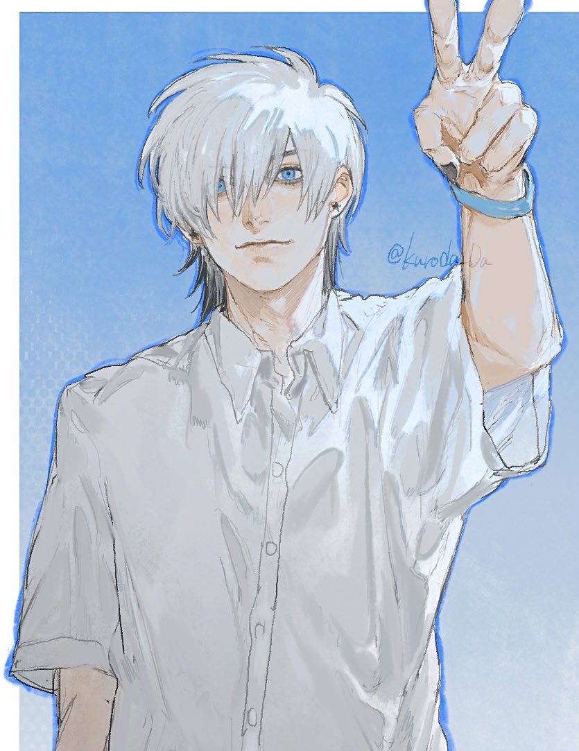 the image shows an anime boy with white hair and blue eyes making a peace sign with his right hand. he is wearing a white shirt and is set against a blue background. he has a gentle smile on his face and appears to be happy. the image is drawn in a semirealistic style with soft colors and light shading.