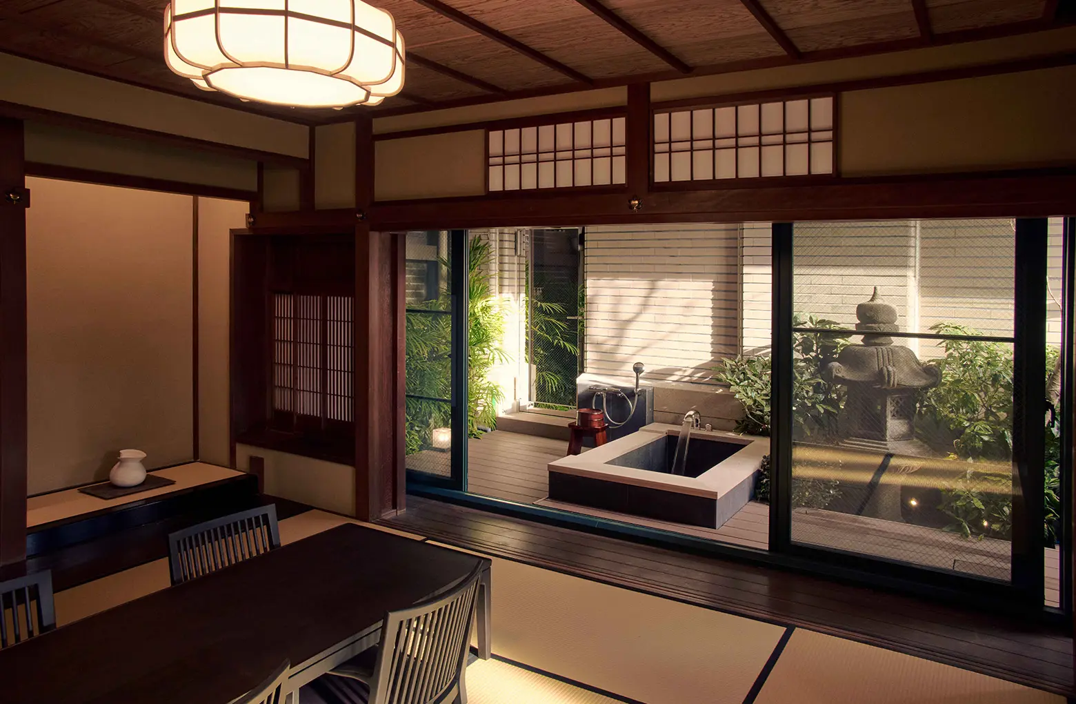 NINTENDOの旧本社社屋「丸福樓」に泊まってみない？ | Fa-So-La
