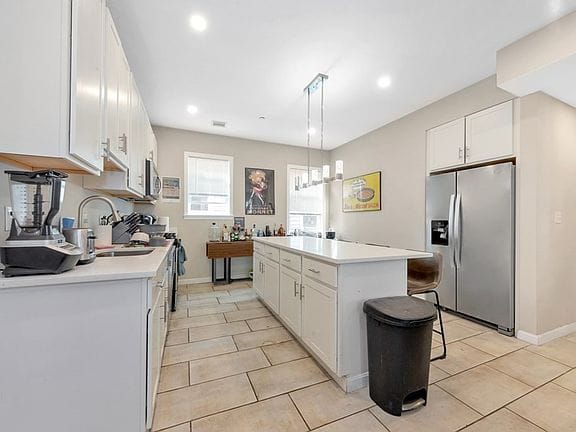 4-bedroom apartment in Mission Hill 6