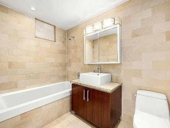 2-bedroom apartment in Long Island City 5