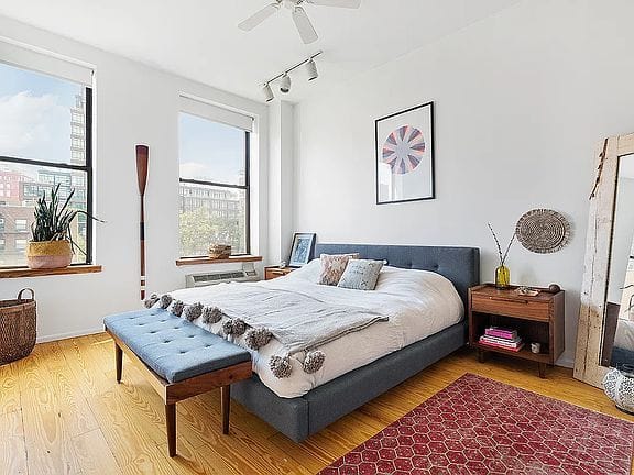 2-bedroom apartment in West Village 4