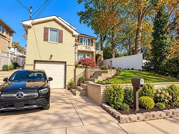 3-bedroom apartment in Great Kills 1