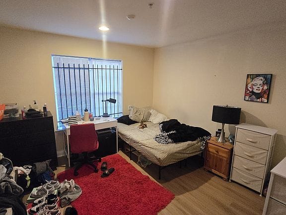 6-bedroom apartment in North Central 11