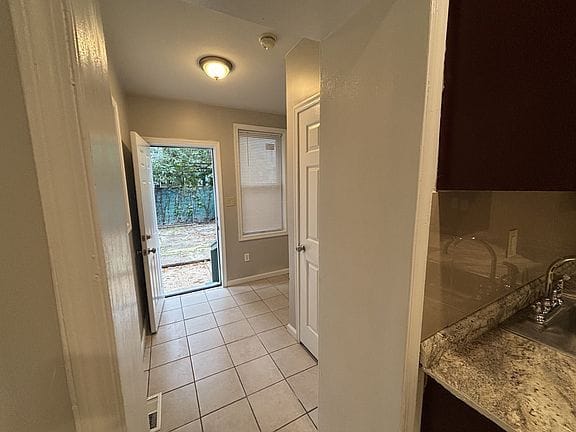3-bedroom apartment in Harrowgate 9