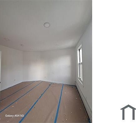 4-bedroom apartment in West Brighton 3