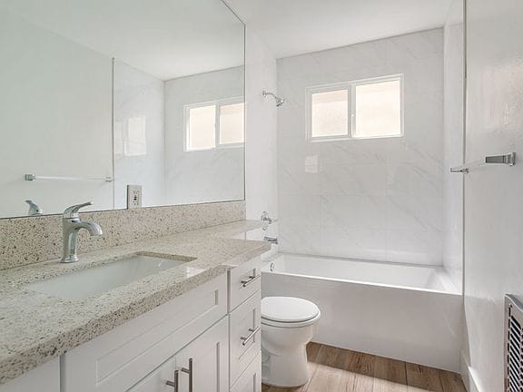 1-bedroom apartment in Palms 6