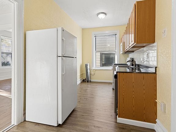 2-bedroom apartment in Sunset Park 9