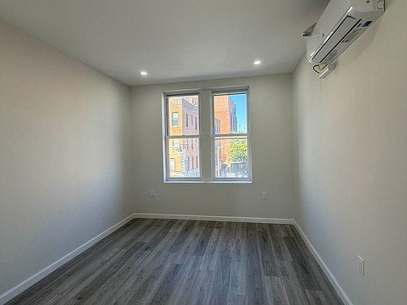 2-bedroom apartment in Fort Hamilton 8