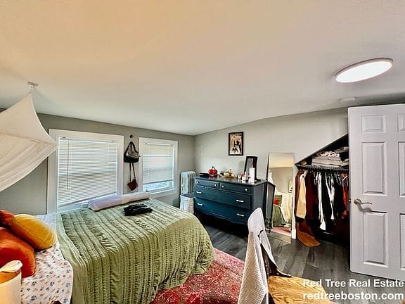 6-bedroom apartment in Mission Hill 10