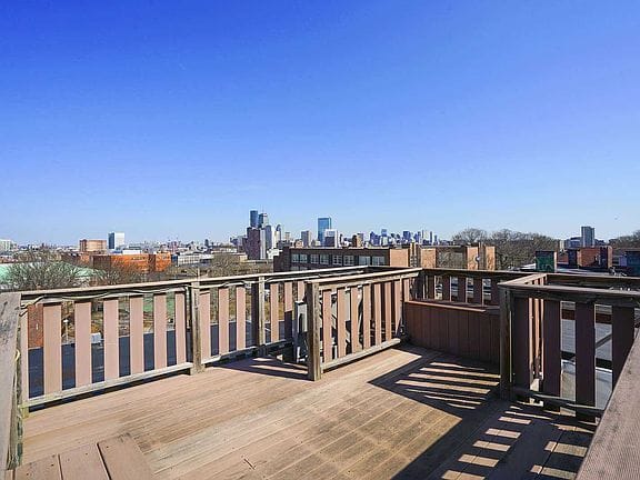 5-bedroom apartment in Roxbury 12