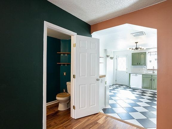 2-bedroom apartment in Lower Moyamensing 8