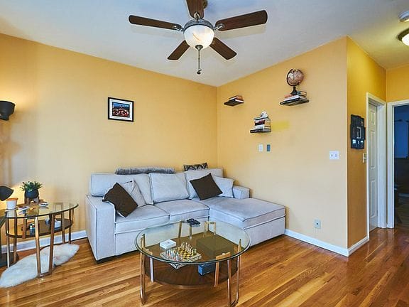 1-bedroom apartment in South Boston 3