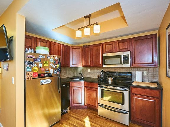 1-bedroom apartment in South Boston 4