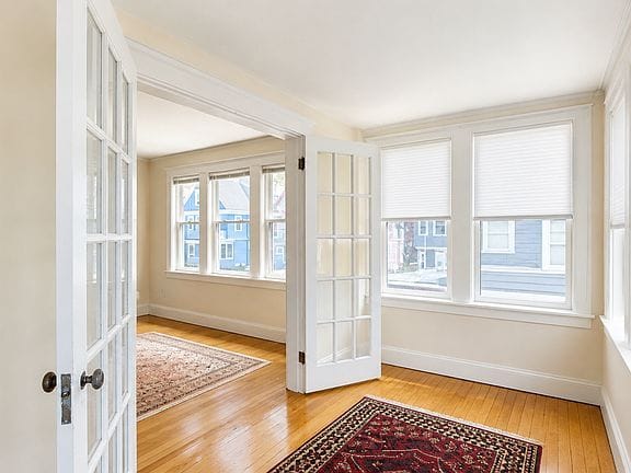 3-bedroom apartment in Brighton 11