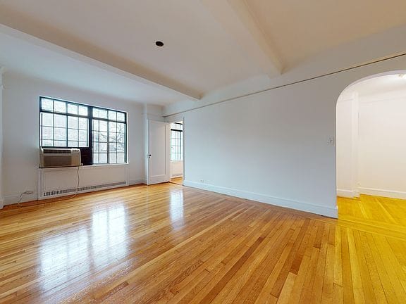 1-bedroom apartment in West Village 3