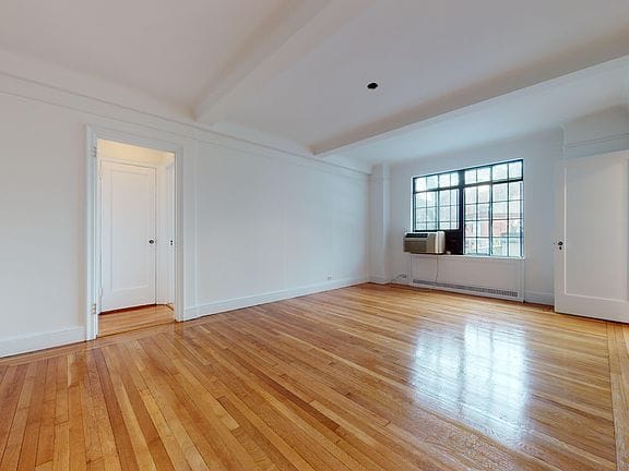 1-bedroom apartment in West Village 4