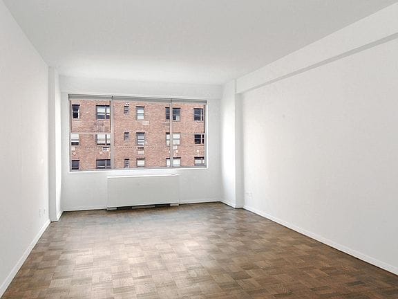 Studio apartment in Upper East Side 2