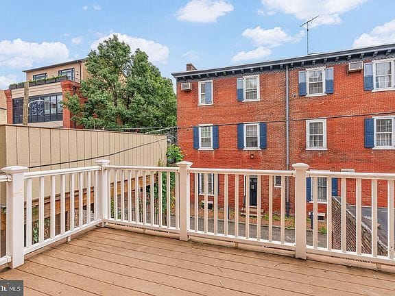 1-bedroom apartment in Rittenhouse Square 10