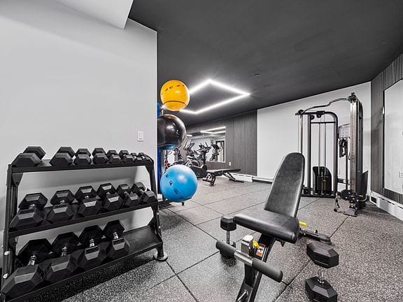 2-bedroom apartment in Greenpoint 7