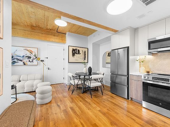 2-bedroom apartment in Williamsburg 2