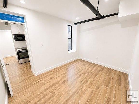 4-bedroom apartment in Hamilton Heights 9