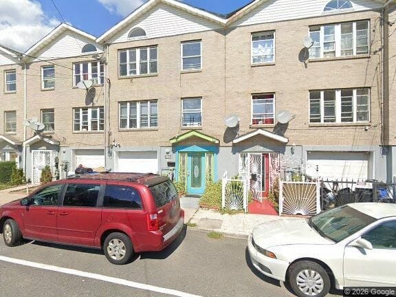 3-bedroom apartment in Bayswater 1