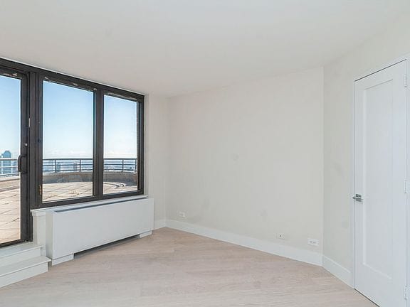 2-bedroom apartment in Murray Hill 11