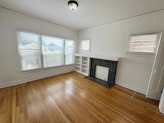 1-bedroom apartment in Chinatown 2