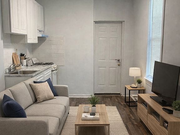 1-bedroom apartment in Mill Creek 1