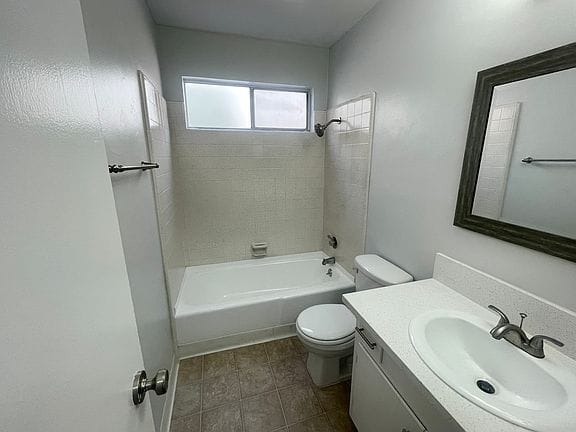 1-bedroom apartment in East Hollywood 8
