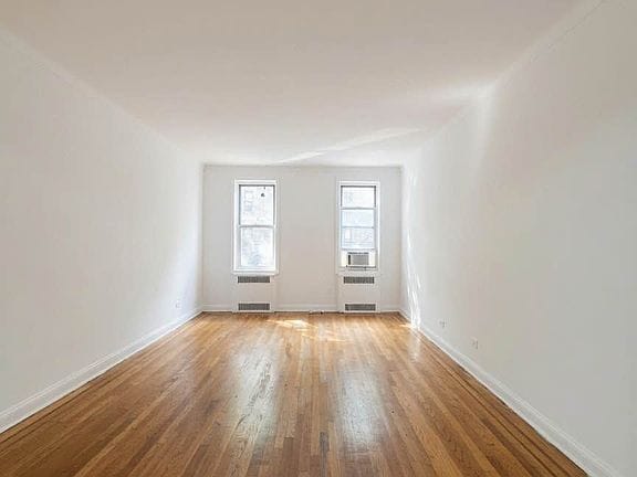 1-bedroom apartment in Elmhurst 4