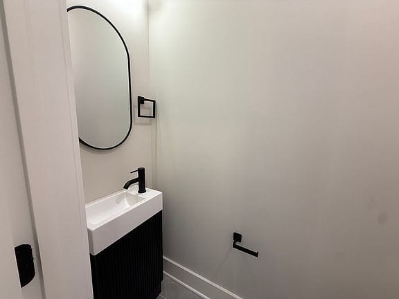2-bedroom apartment in Near Northeast 9