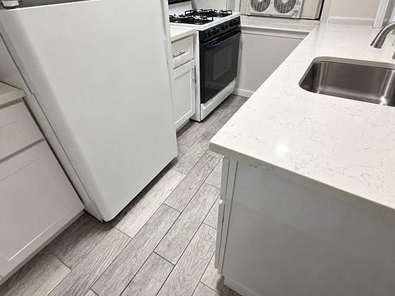 2-bedroom apartment in Kew Gardens Hills 4