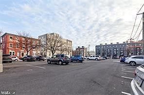 1-bedroom apartment in Olde Kensington 8